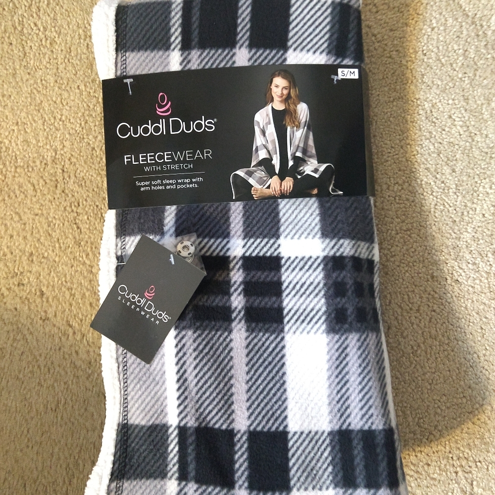 CuddleDud wrap in grey black plaid